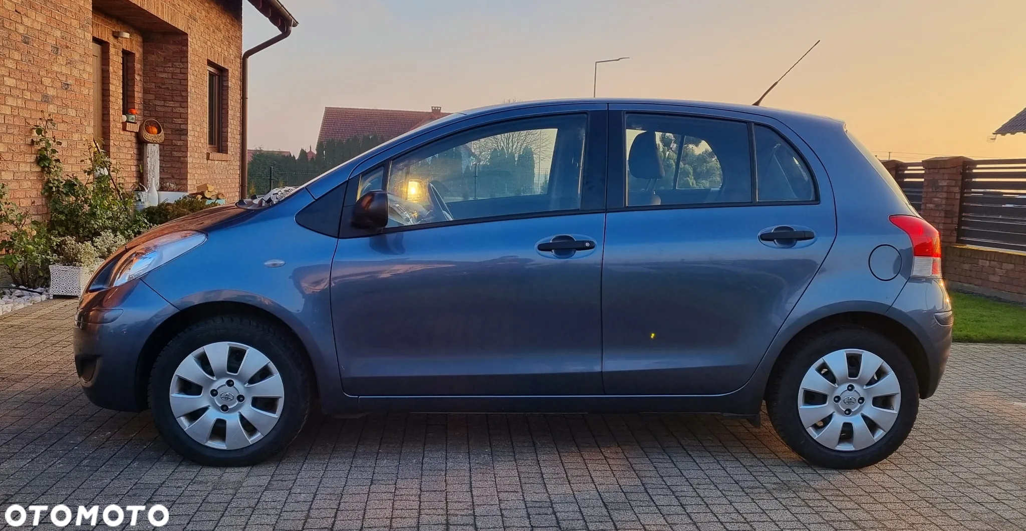 Toyota Yaris 1.0 Active - 8