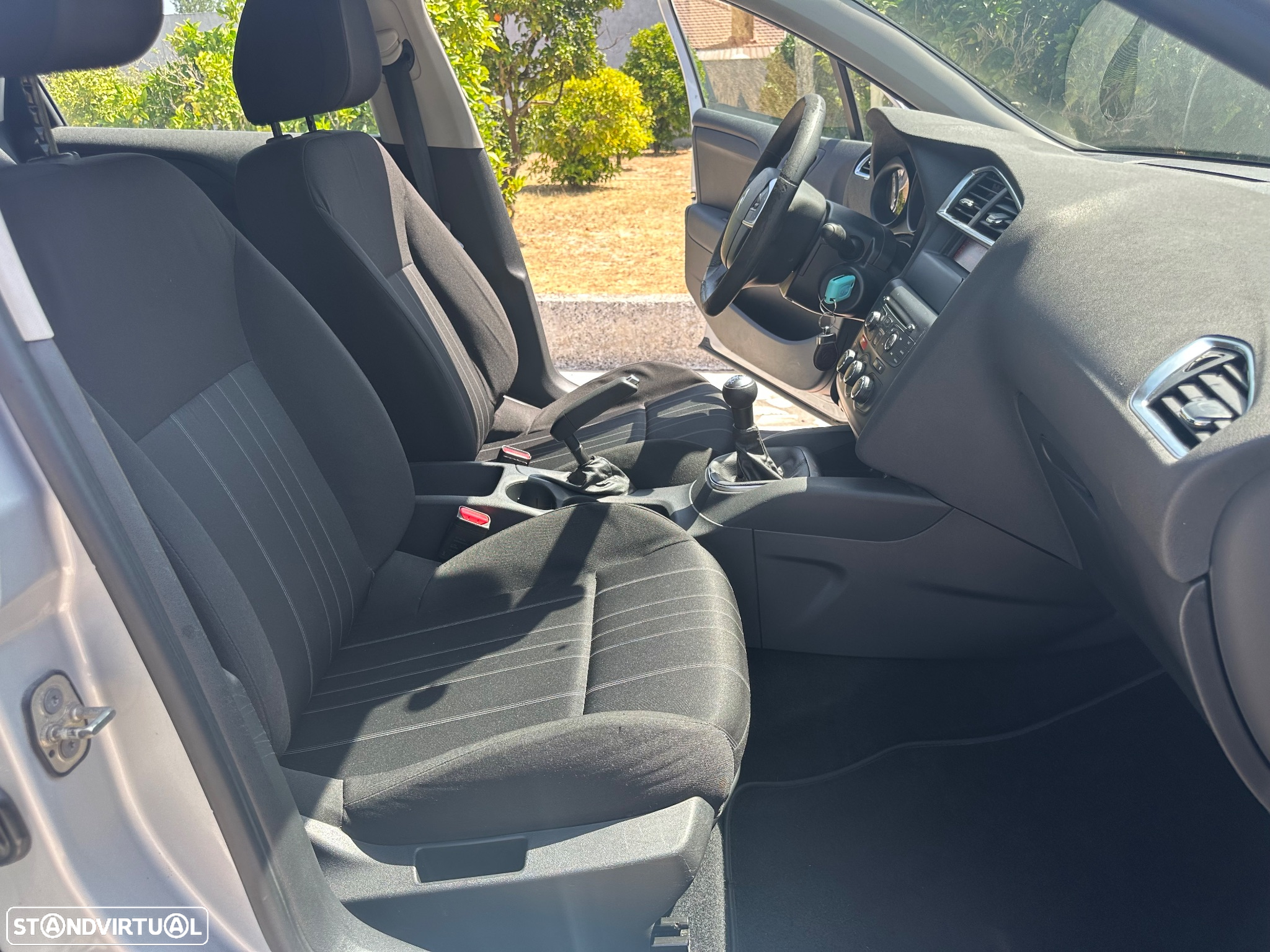 Citroën C4 1.6 HDi Attraction - 19