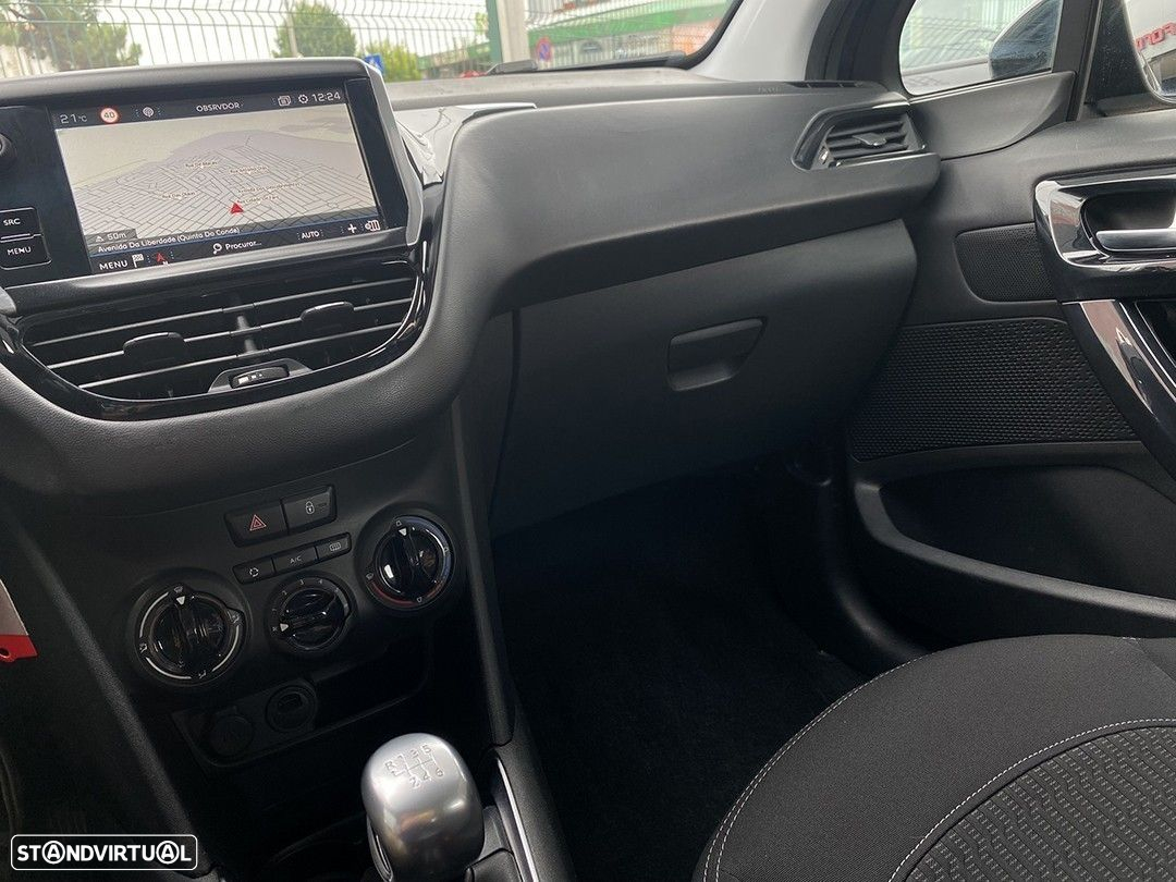 Peugeot 208 - 4