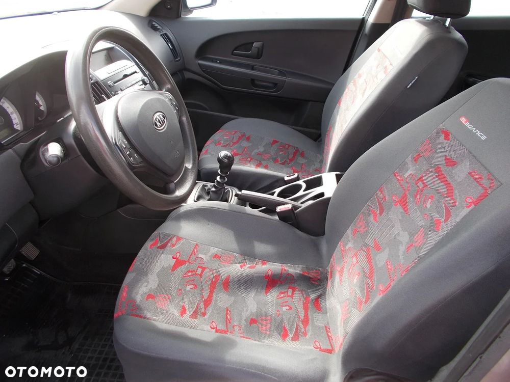 Kia Ceed 1.4 Comfort - 16