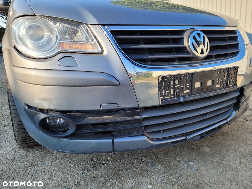 Volkswagen Touran - 4