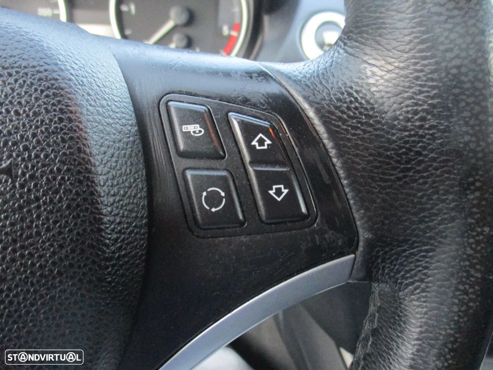 BMW 118 d — fotografia 18
