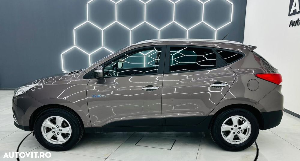 Hyundai ix35 1.7 CRDI 2WD blue Finale Gold - 31