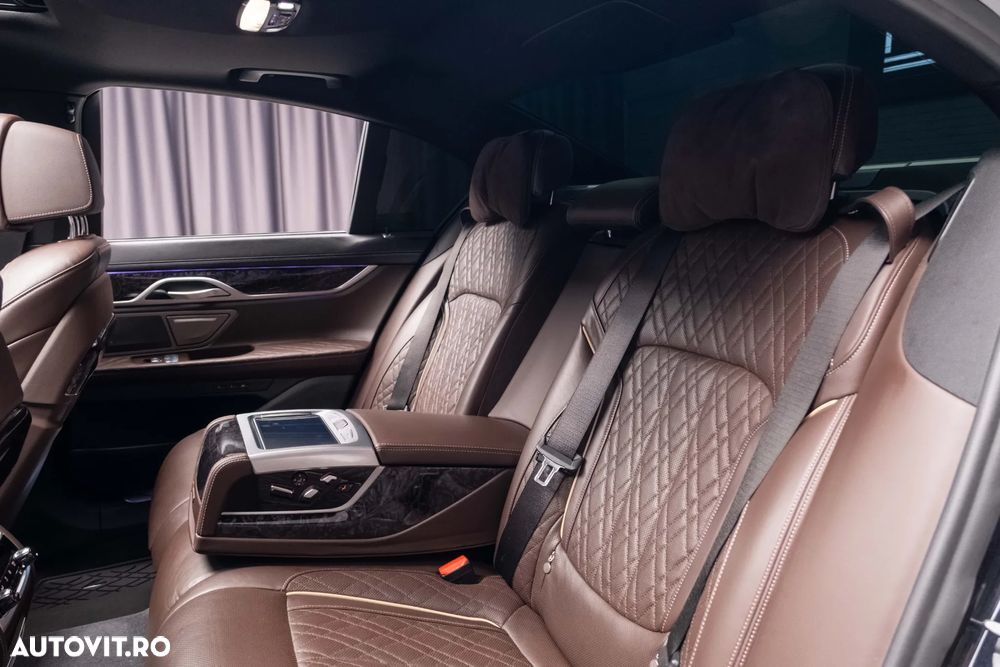 BMW Seria 7 750i xDrive - 35