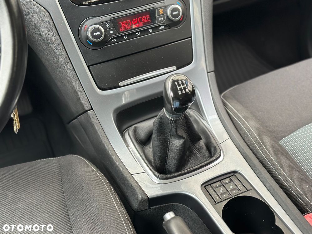 Ford Mondeo 1.6 Titanium - 19