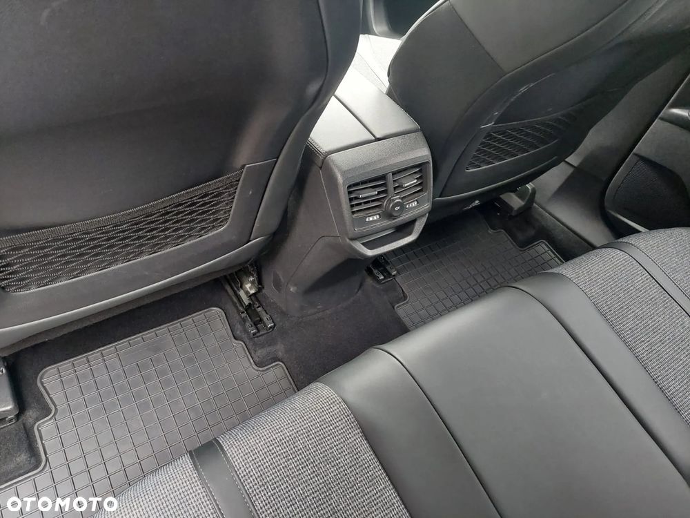 Peugeot 3008 1.5 BlueHDi Allure S&S - 18