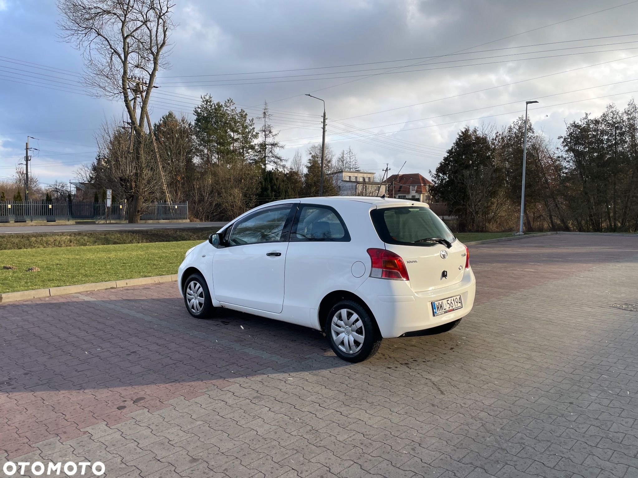 Toyota Yaris 1.0 Entry EU5 - 1