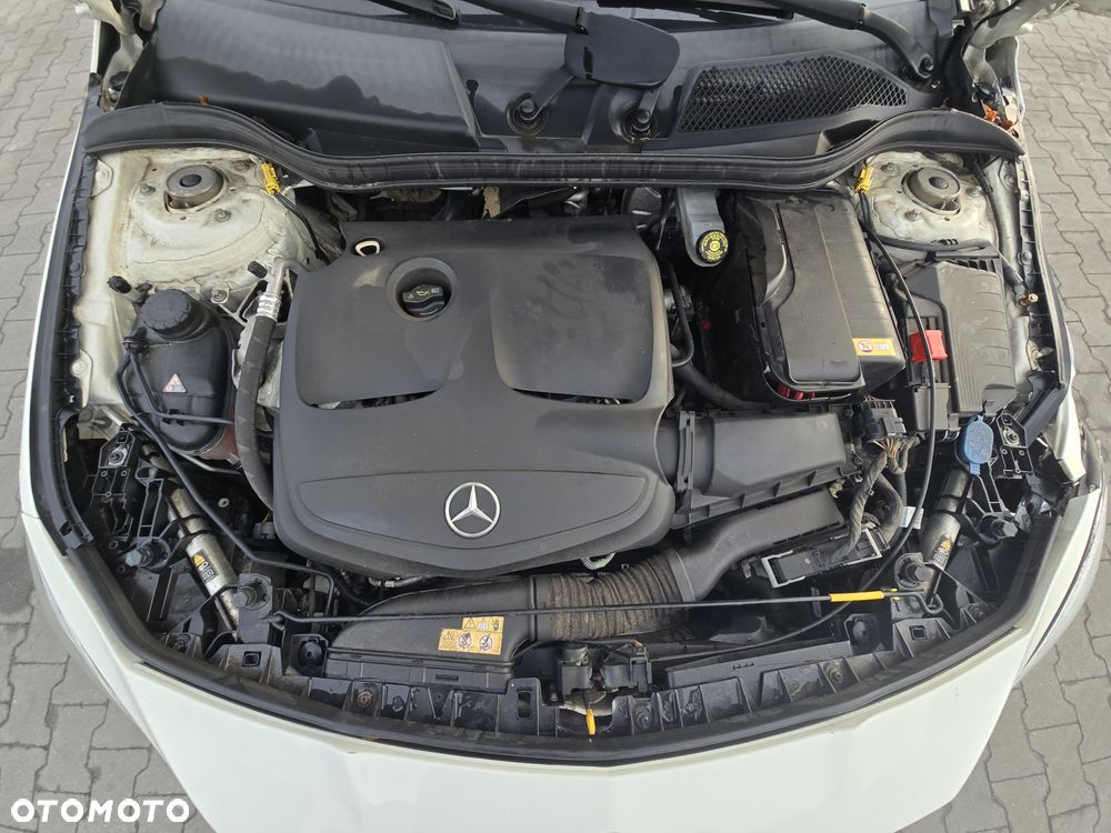 Mercedes-Benz CLA 180 AMG Line - 31