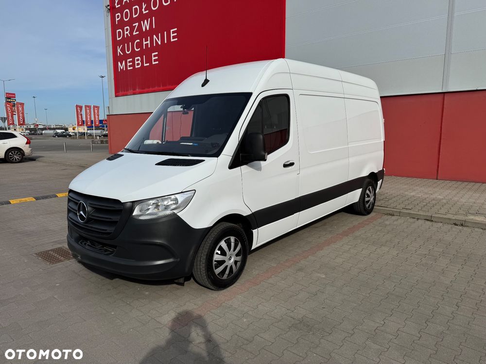 Mercedes-Benz Sprinter - 1
