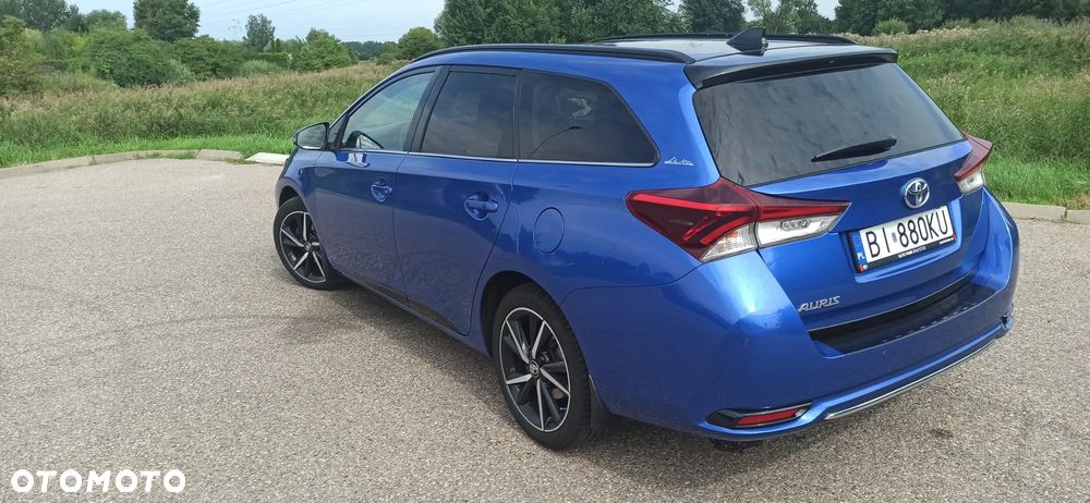 Toyota Auris 1.6 Selection - 4