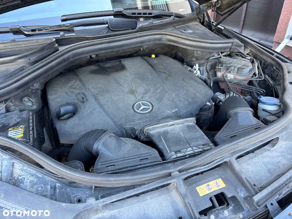 Mercedes-Benz ML - 12