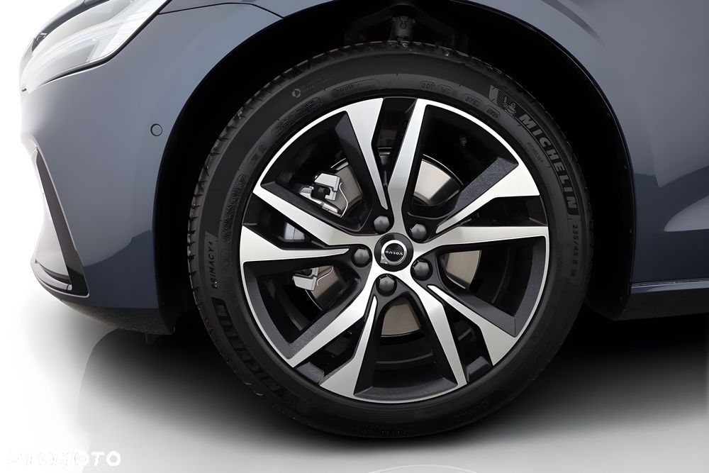 Volvo V60 B4 B Plus Dark - 23