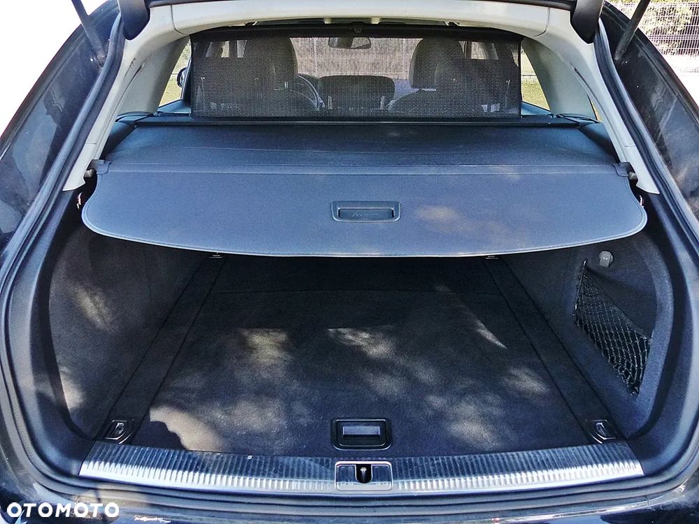 Audi A4 Avant 2.0 TDI DPF clean diesel multitronic S line Sportpaket - 11