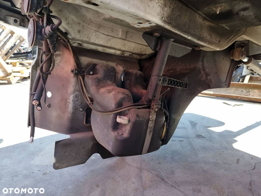 STOPIEŃ PRAWY MAN TGM 15.250 - 5