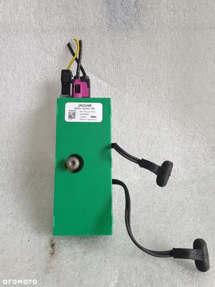 WZMACNIACZ ANTENY 8X23-18C847-BB JAGUAR XF X250 - 2