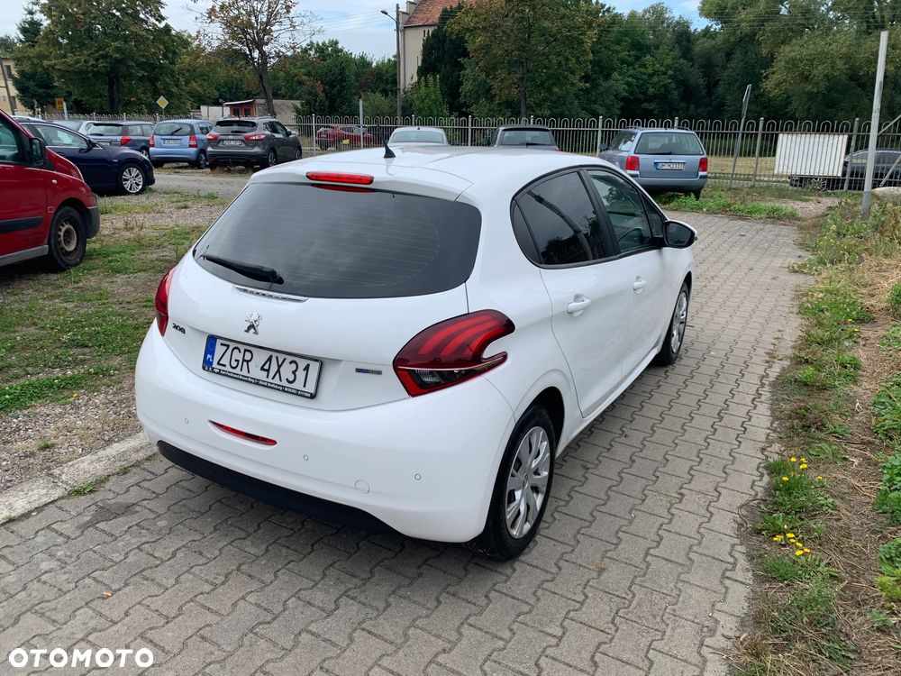 Peugeot 208 - 3