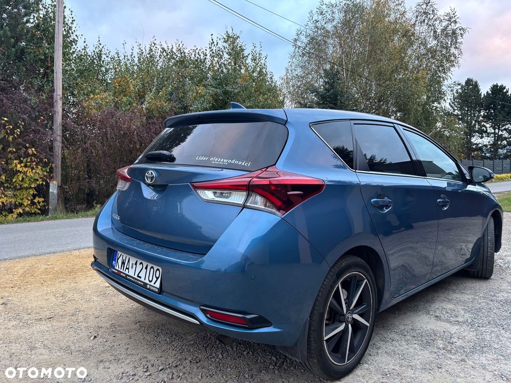 Toyota Auris 2017 photo 3
