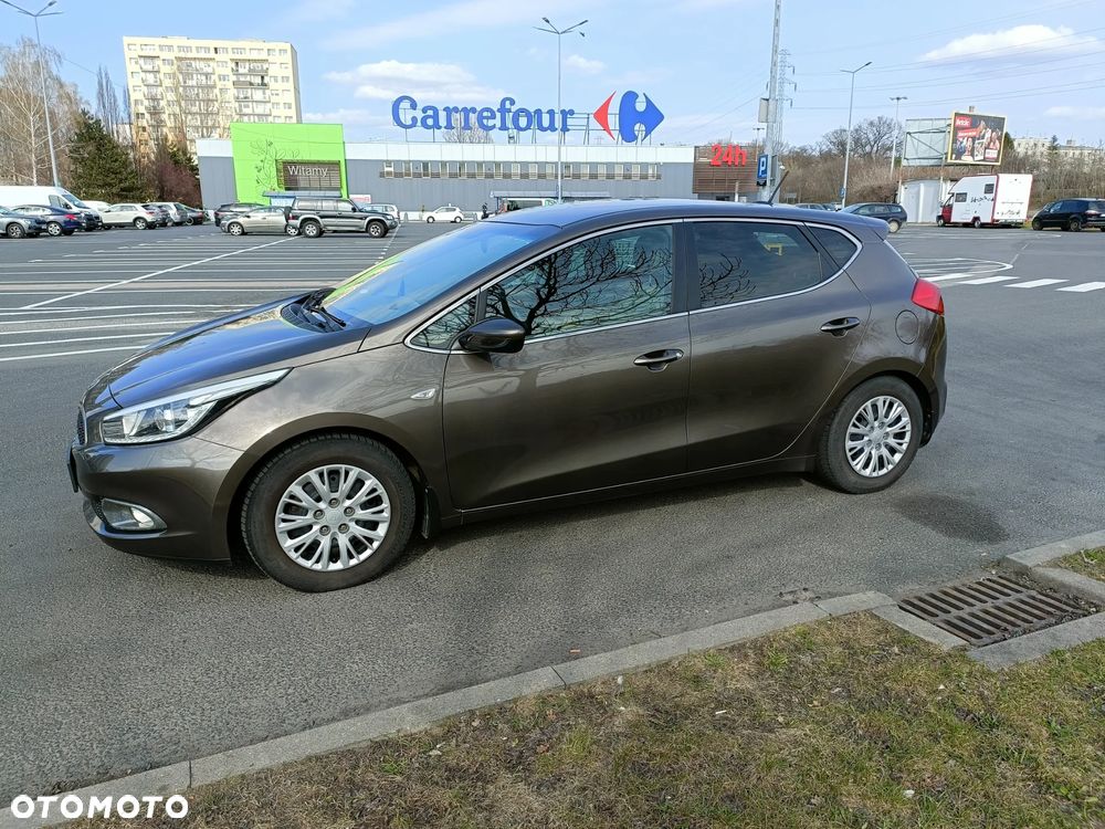 Kia Ceed 1.6 GDI L Business Line - 2