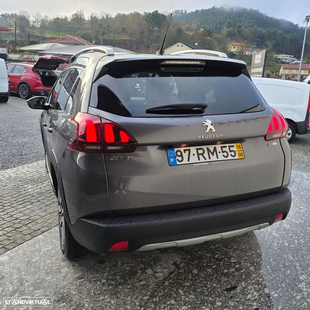 Peugeot 2008 1.2 PureTech Allure - 16