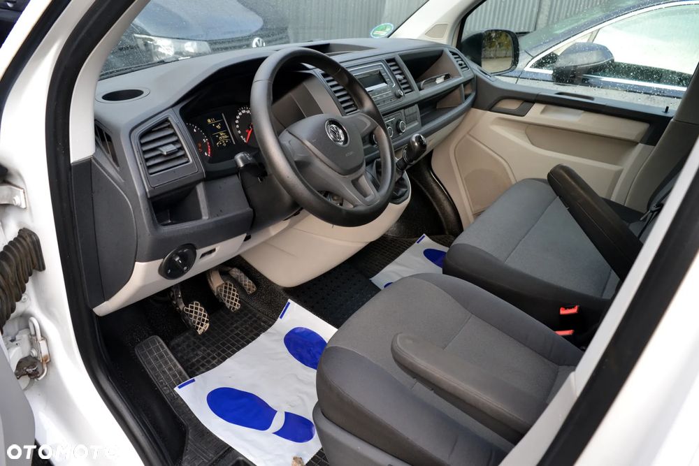 Volkswagen Transporter - 12