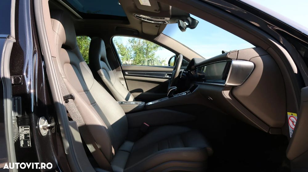 Porsche Panamera 4 Platinum Edition - 13