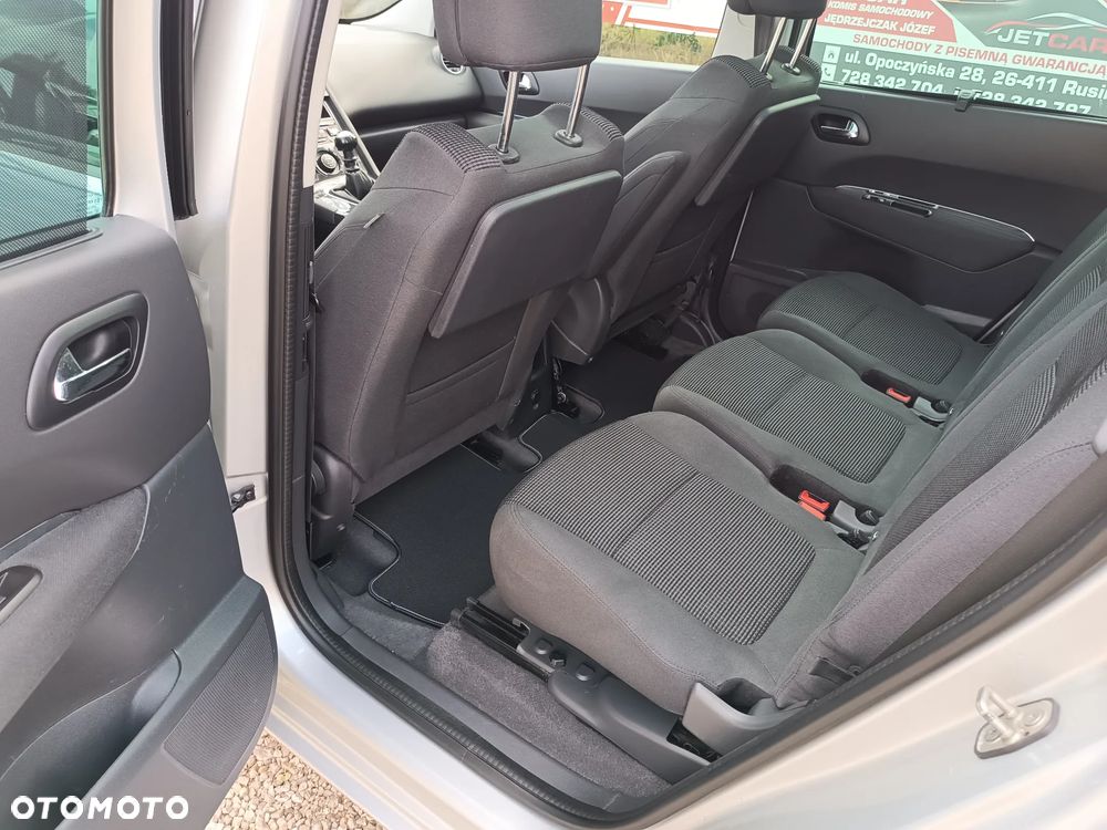 Peugeot 5008 1.6 HDi Access 7os - 27