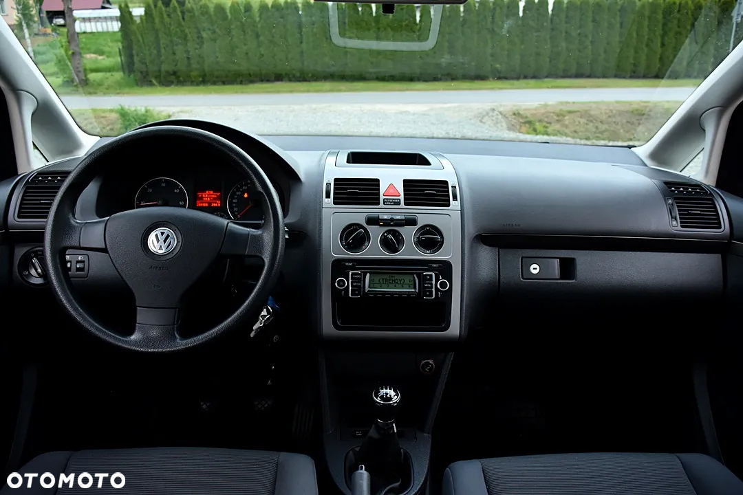 Volkswagen Touran 1.9 TDI Conceptline - 18