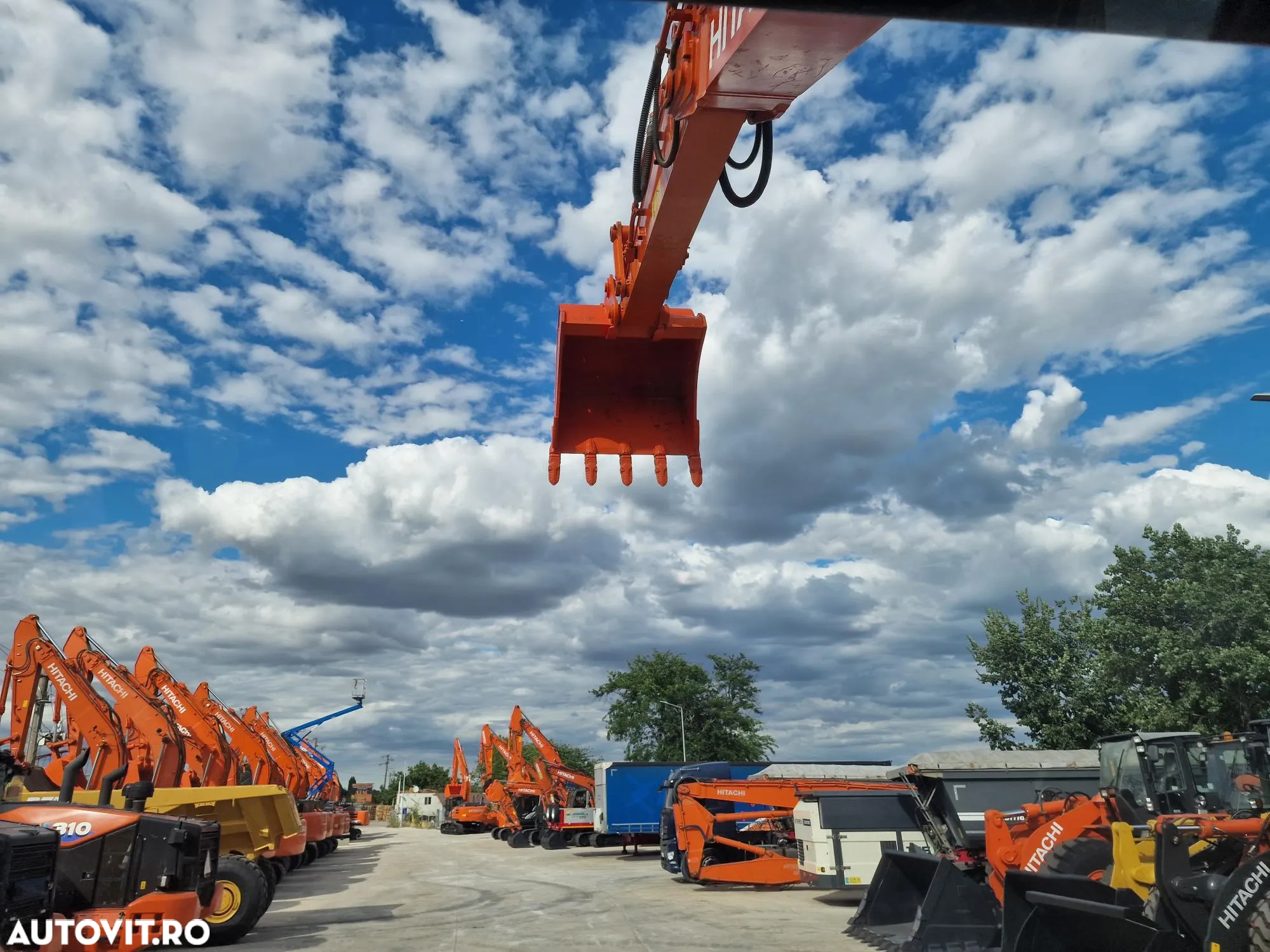 Hitachi ZX210, 23t, cupa 1,3mc NOUA, 12.487h-46900 Eur+Tva, camera spate, instalatia picon, 3 pompe hidraulice HITACHI, protectie acoperis cabina, AC, produs in JAPONIA, posibilitate leasing 46.900 EUR+Tva - 33