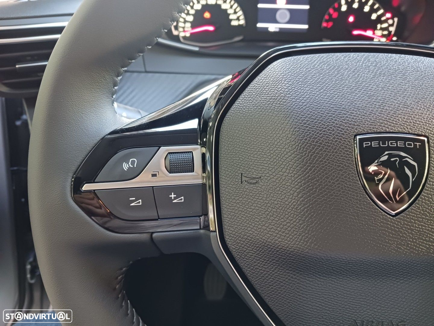 Peugeot 208 1.2 PureTech Style - 25