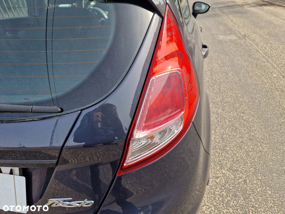 Ford Fiesta 1.25 Ambiente EU5 - 11