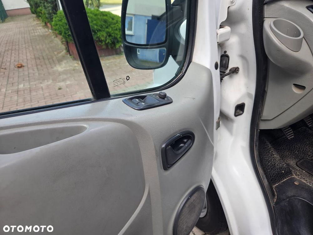 Renault Trafic - 17