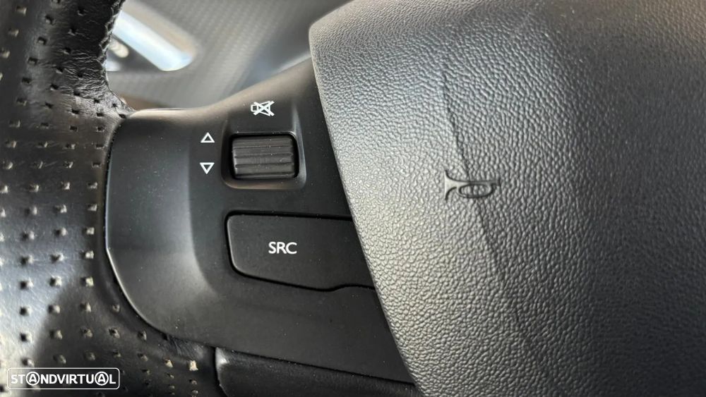 Peugeot 2008 1.2 PureTech Crossway EAT6 - 7