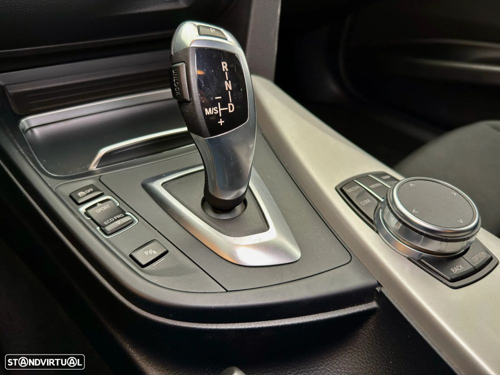 BMW 318 d Touring Line Sport Auto - 6