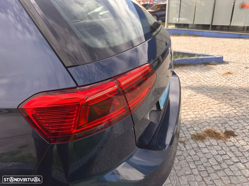 VW Passat Variant - 10
