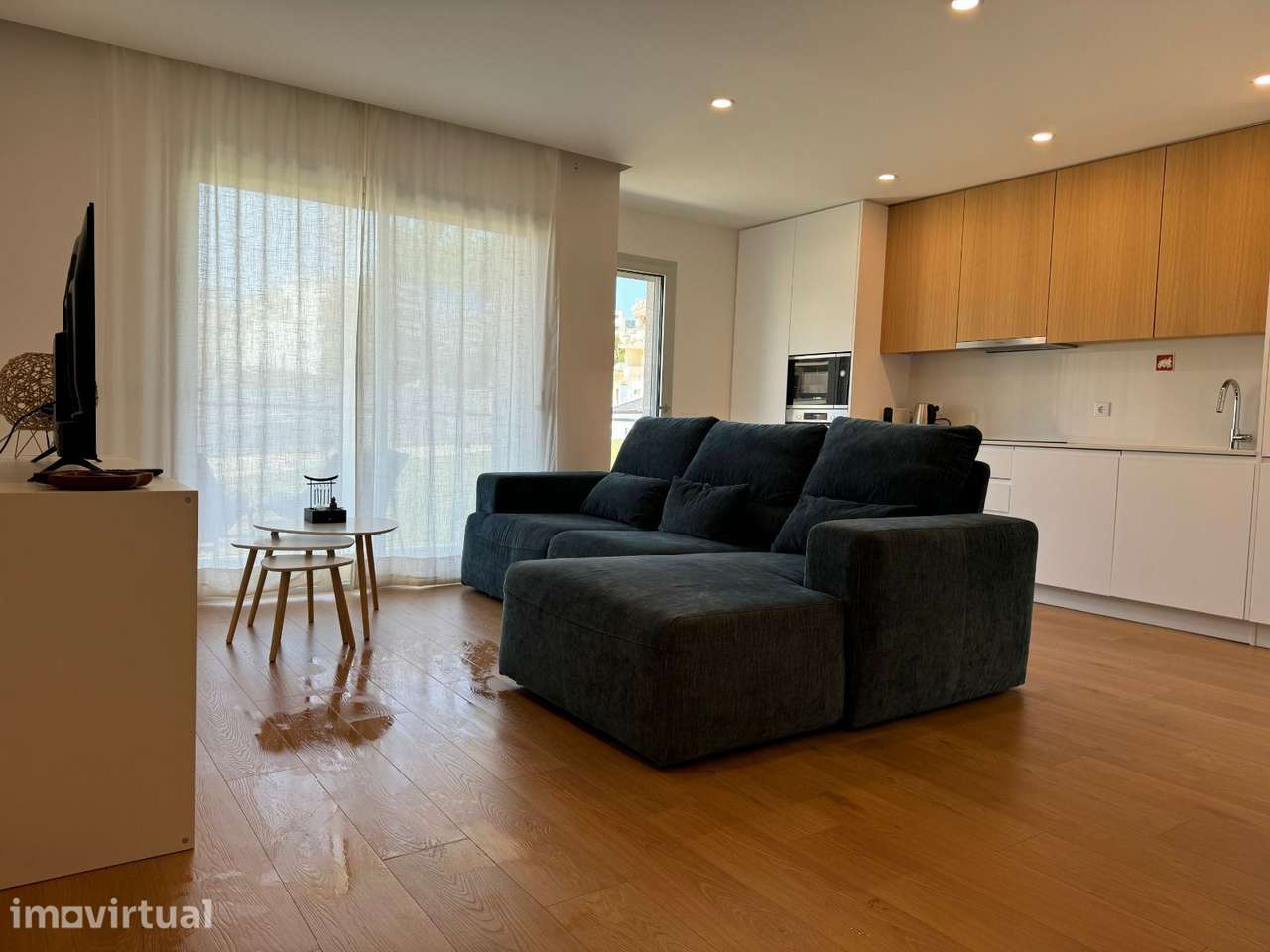 Apartamento T2 com varanda e parqueamento, condominio com piscina, ... - Grande imagem: 3/22