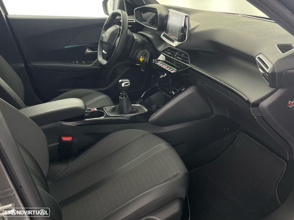 Peugeot 2008 1.2 PureTech Allure - 22