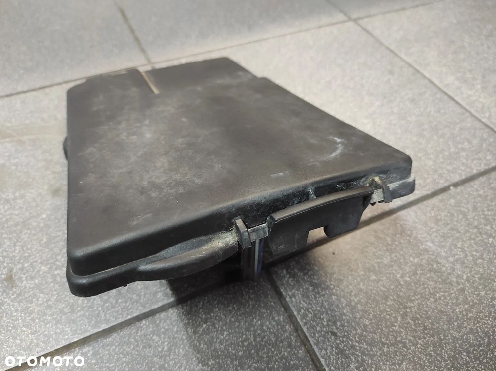 OBUDOWA KLAPKA OSŁONA AKUMULATORA 1K0 VW GOLF 5 6 SIROCCO TIGUAN TOURAN PASSAT B6 B7 SEAT LEON 2 ALTEA TOLEDO 3 ALETA XL AUDI A3 8P SKODA OCTAVIA 2 OE WYSYŁKA !!!!! - 2