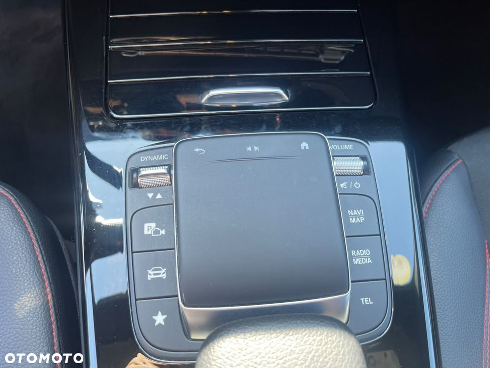 Mercedes-Benz CLA 180 d AMG Line 8G-DCT - 12