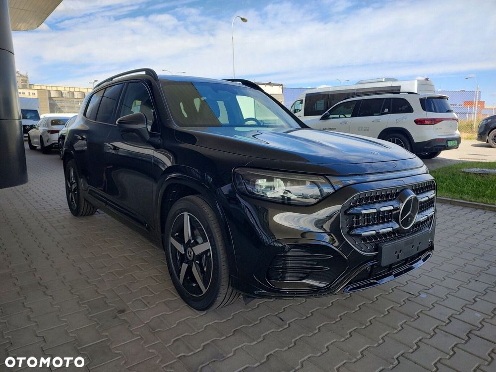 Mercedes-Benz GLB - 4