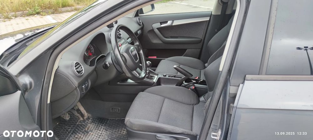 Audi A3 ver-2-0-fsi-sportback-ambiente - 12