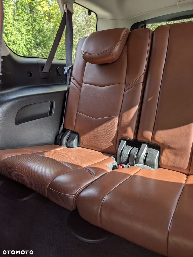 Cadillac Escalade - 14
