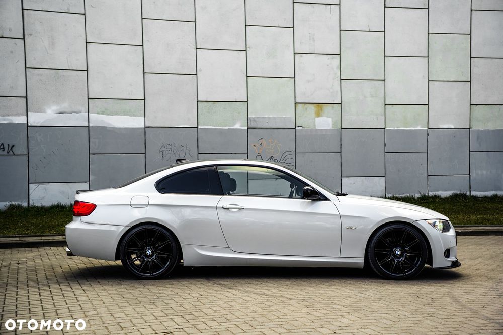 BMW Seria 3 320d DPF M Sport Edition - 9