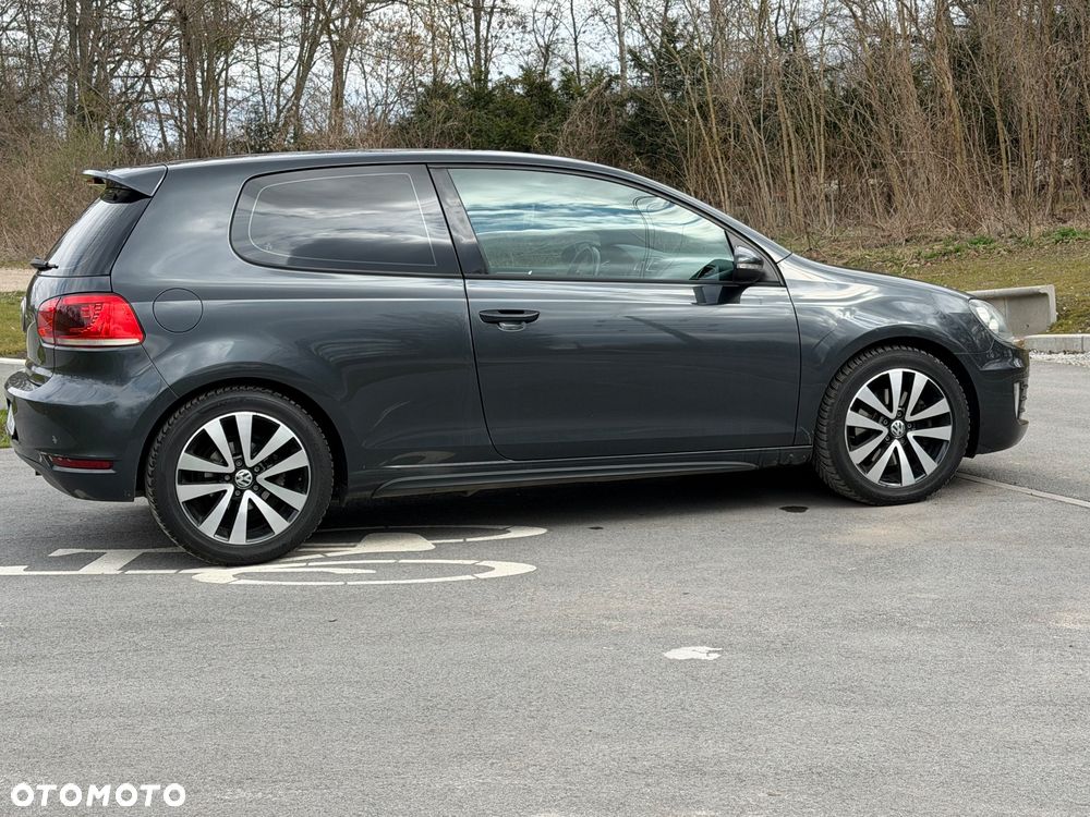 Volkswagen Golf - 16