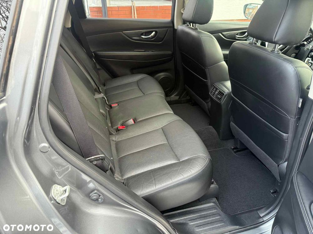 Nissan Qashqai 1.6 dCi Xtronic TEKNA+ - 8