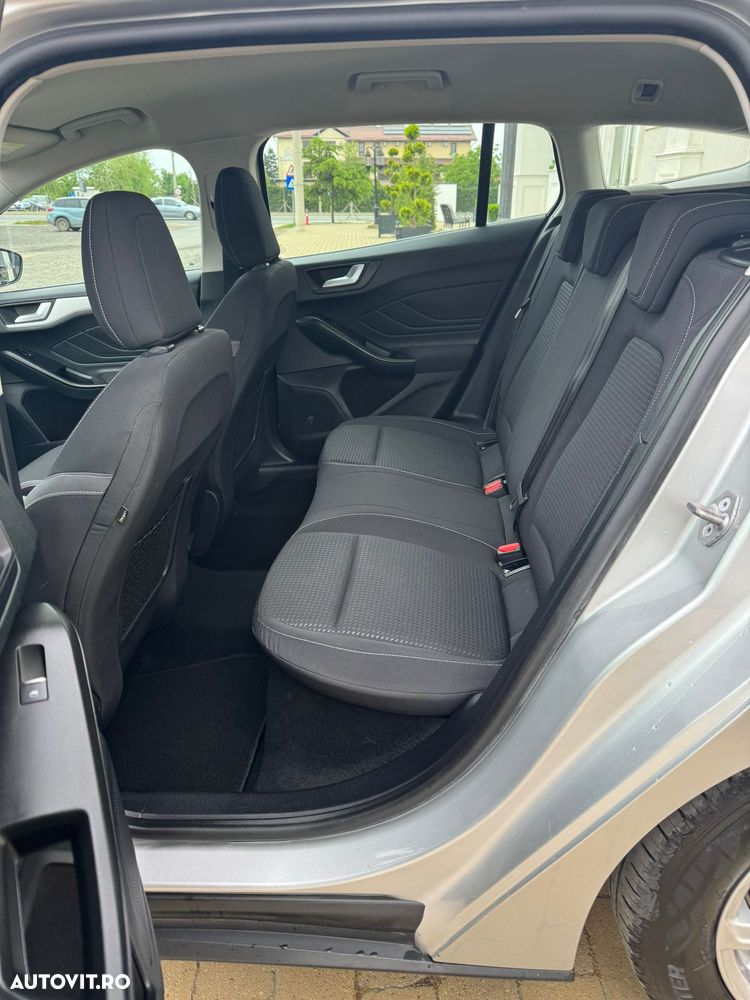 Ford Focus - 12