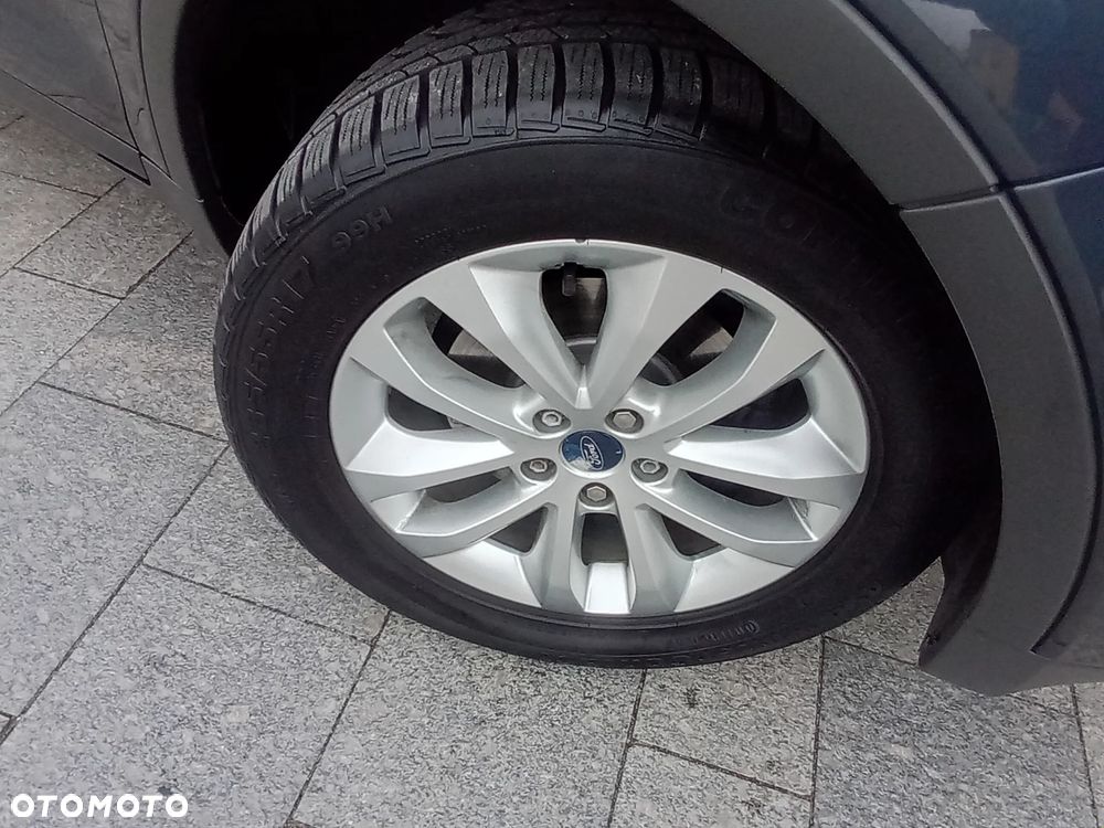 Ford Kuga 2.0 TDCi 2x4 Titanium - 29