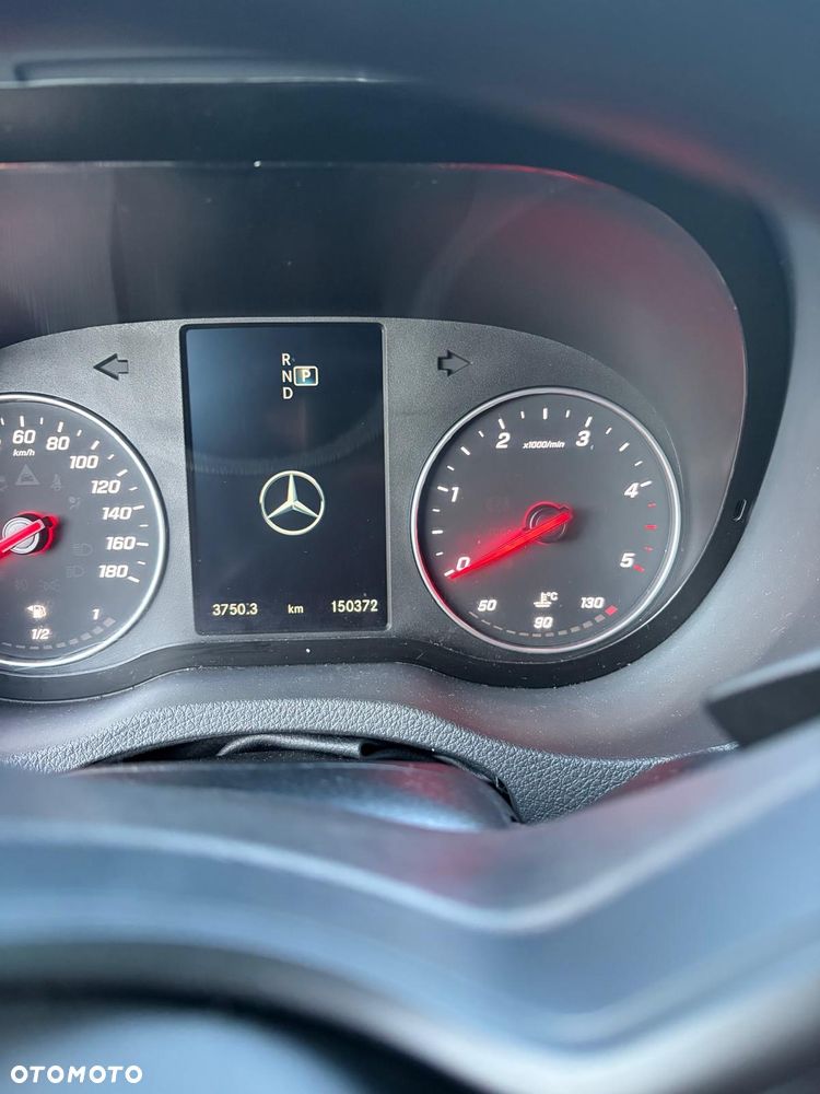 Mercedes-Benz Sprinter - 9