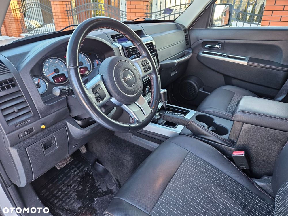 Jeep Liberty 3.7 4x4 - 30