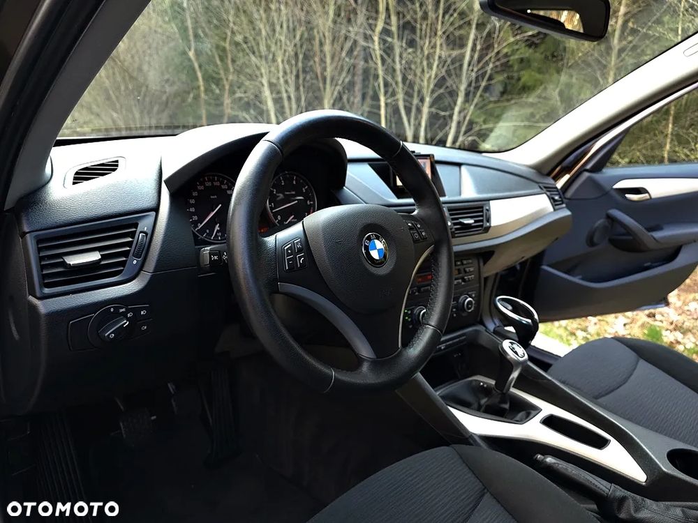 BMW X1 sDrive18i xLine - 24