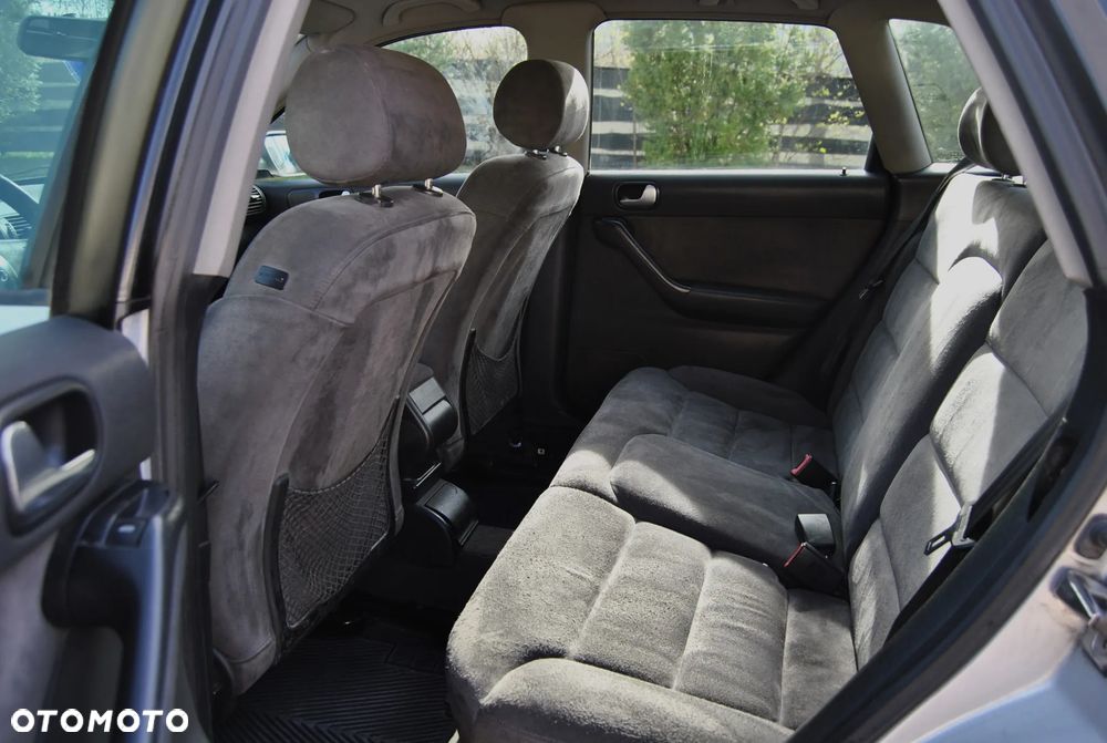 Audi A3 Sportback 1.9 TDI Ambiente - 6